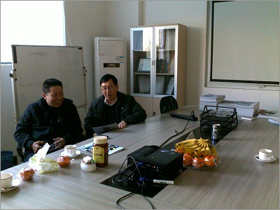 何總和其他企業交流員工管理